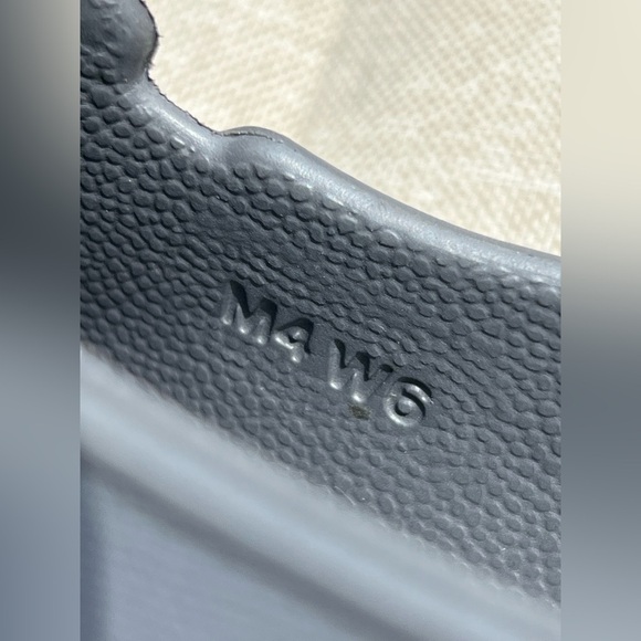 Native shoes size 4 M 6 W runs small fits size 5 women’s flexible shoes light - Picture 4 of 6